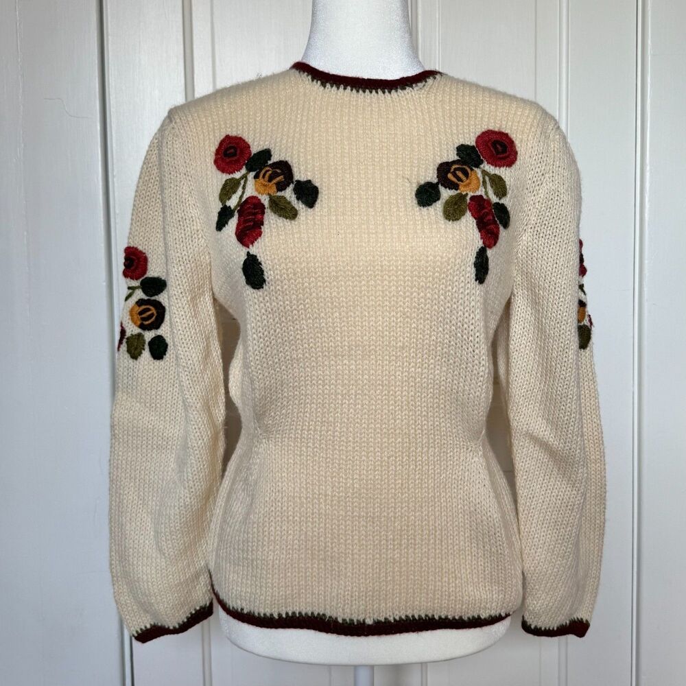 Vintage cream floral embroidered handknit sweater Women's S cottagecore grandma